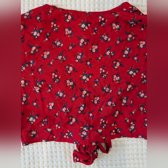 American Eagle Red Floral Button Tie-Front Crop Top Size L NWT Beach Boho Hippie - Picture 11 of 13